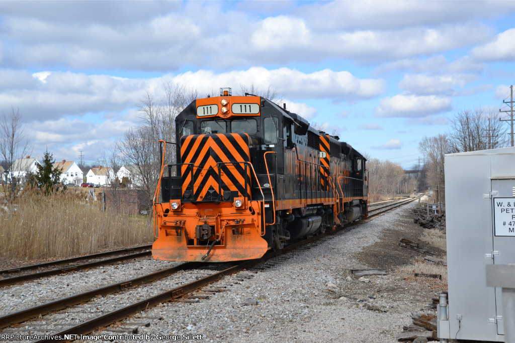  A little bit later 111 leads back south to tie onto its train.